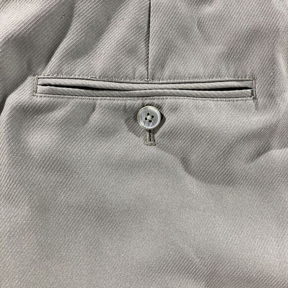 IZOD XFG Pleated Chino Dress Pants Mens Size 34x30 Olive Green 100% Polyester‎ - Picture 5 of 11